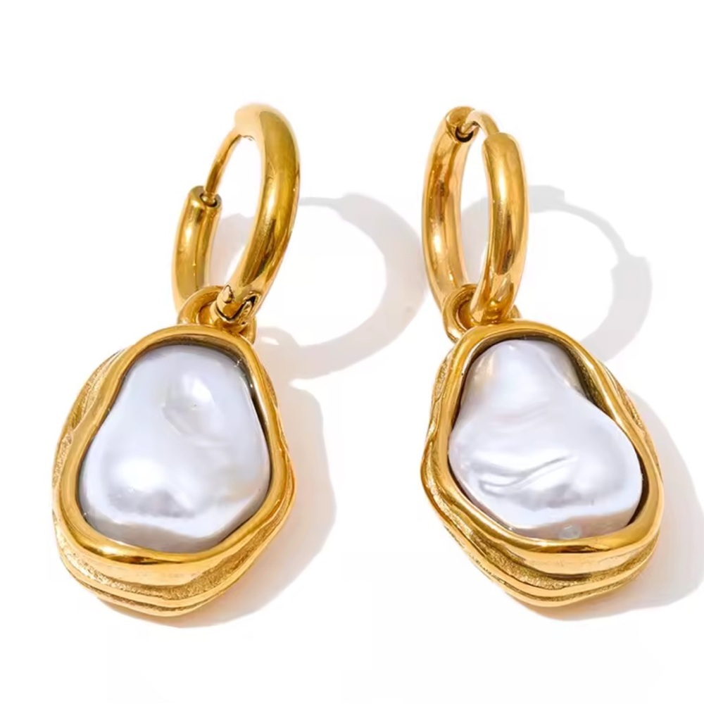 Classic Gold Pearl Earrings
